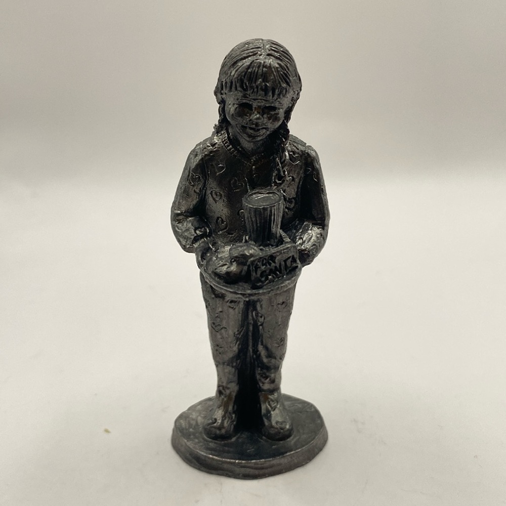 Vintage Michael Ricker 1993 pewter little girl bringing milk and cookies 3.5”